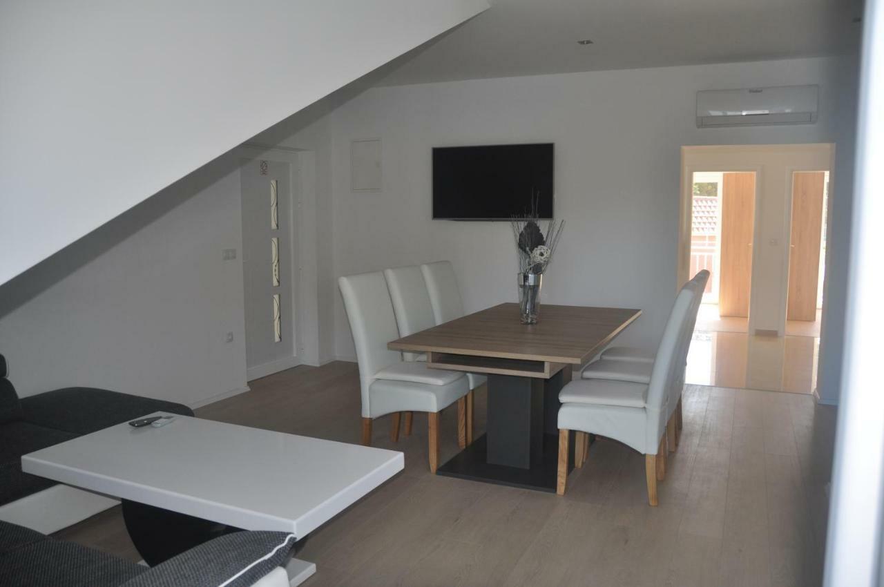 Anna Apartment Marina Dış mekan fotoğraf